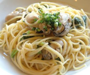 カキとほうれん草クリームソース