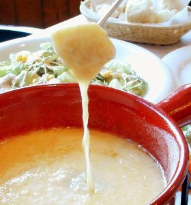 チーズフォンデュ